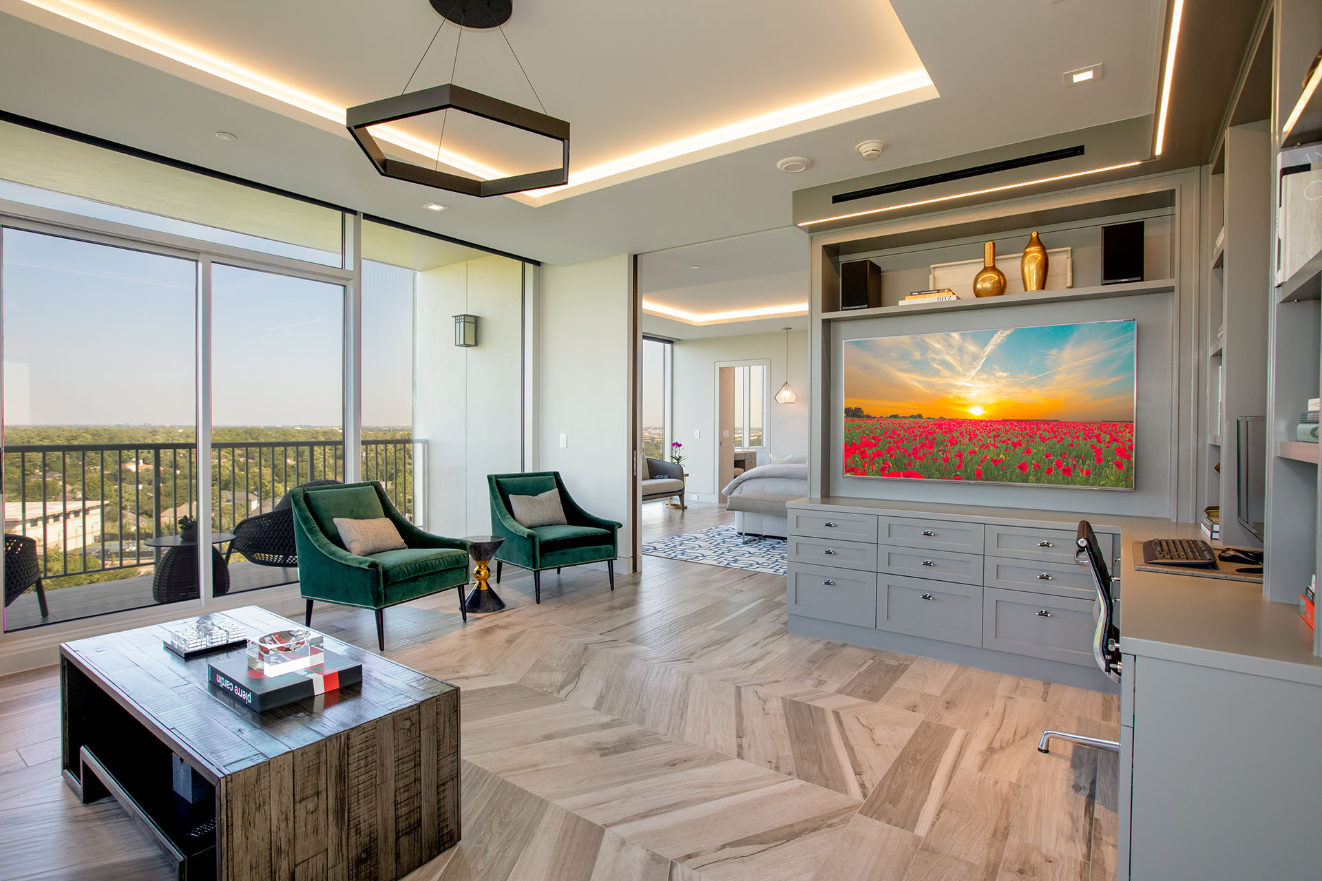 Showrooms 17 ms work overlay love base web