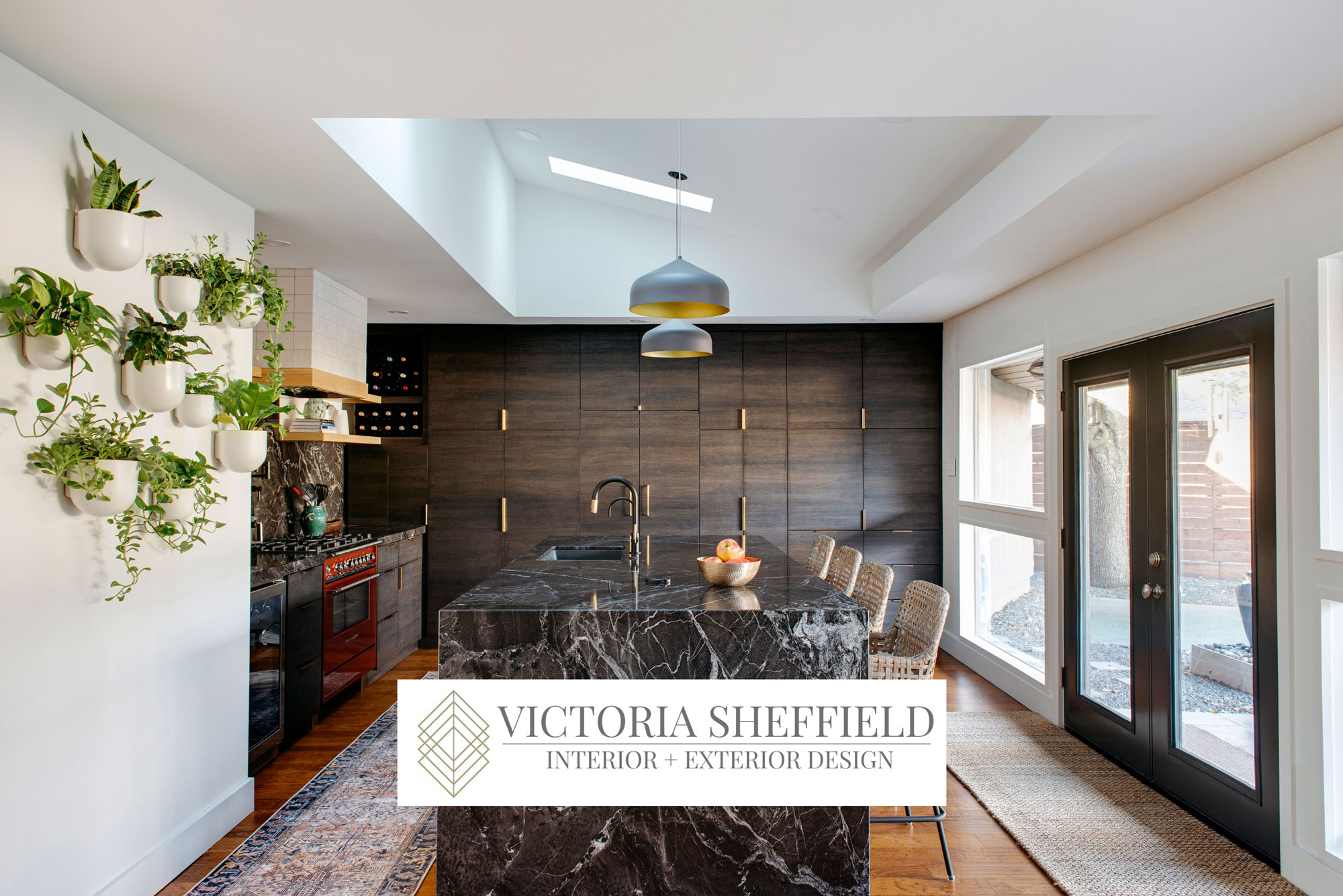 VS IlonaKitchen 001 red with logo 1