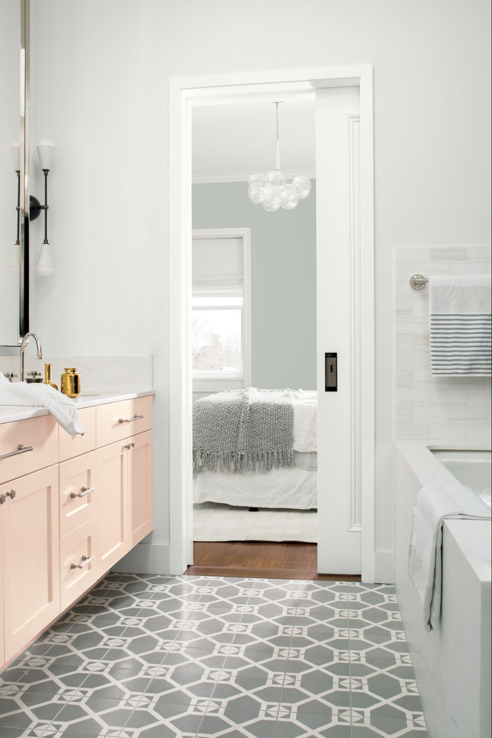 almost white decorator s white bm 1541108701