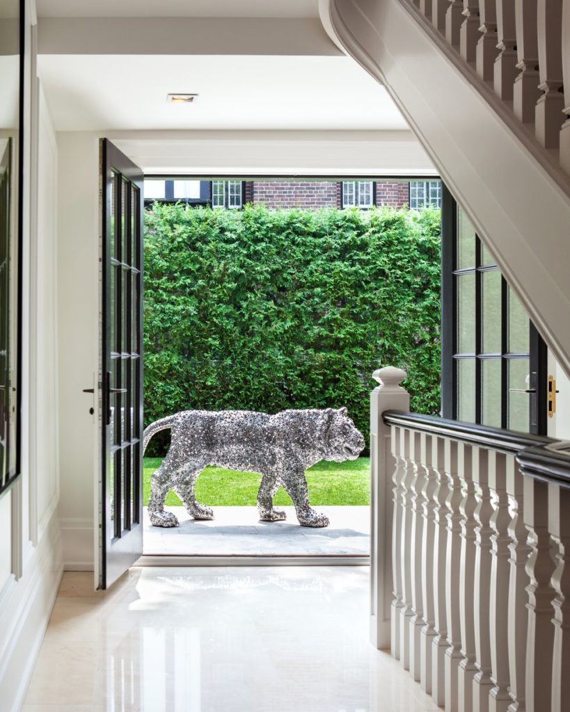 hb limshue house tour margaret mulligan lion 1554862449 819x1024 1