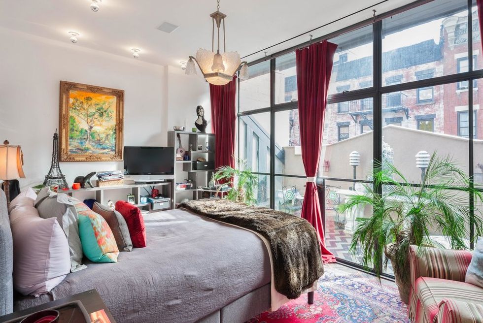 taylor swift west village leslie garfield3 1529703963